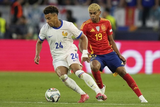 Duel Timnas Spanyol Ballon d'Or yang Tak Seimbang