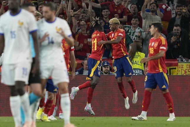 Timnas Spanyol Yamal Jadi Bintang dengan Dua Gol