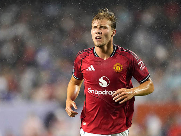 AC Milan Ajukan Tawaran Serius Rasmus Hojlund